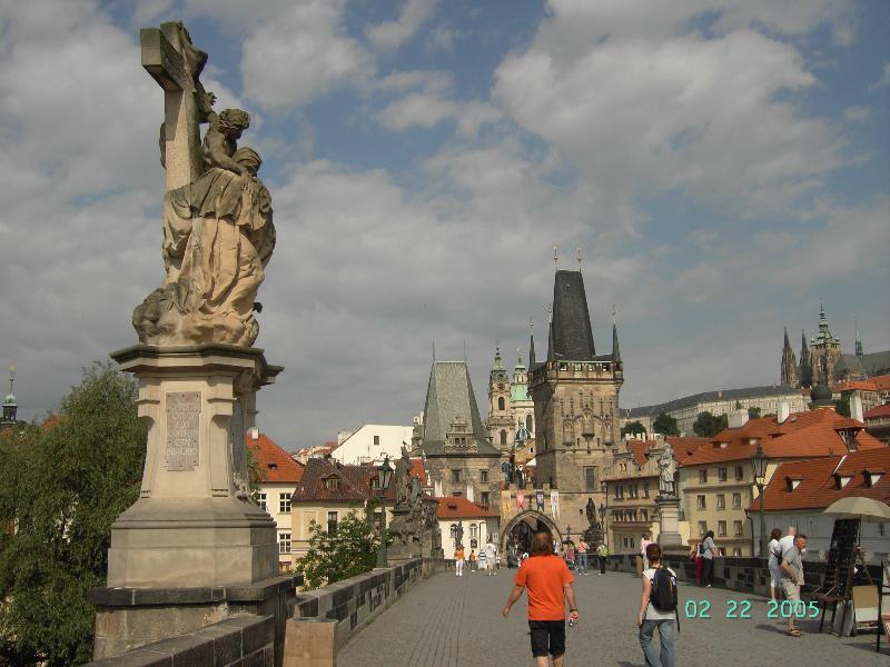 Little Town Budget Hotel Praag Buitenkant foto