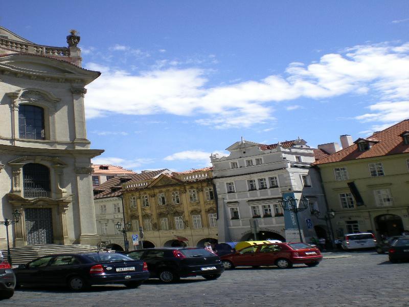 Little Town Budget Hotel Praag Buitenkant foto