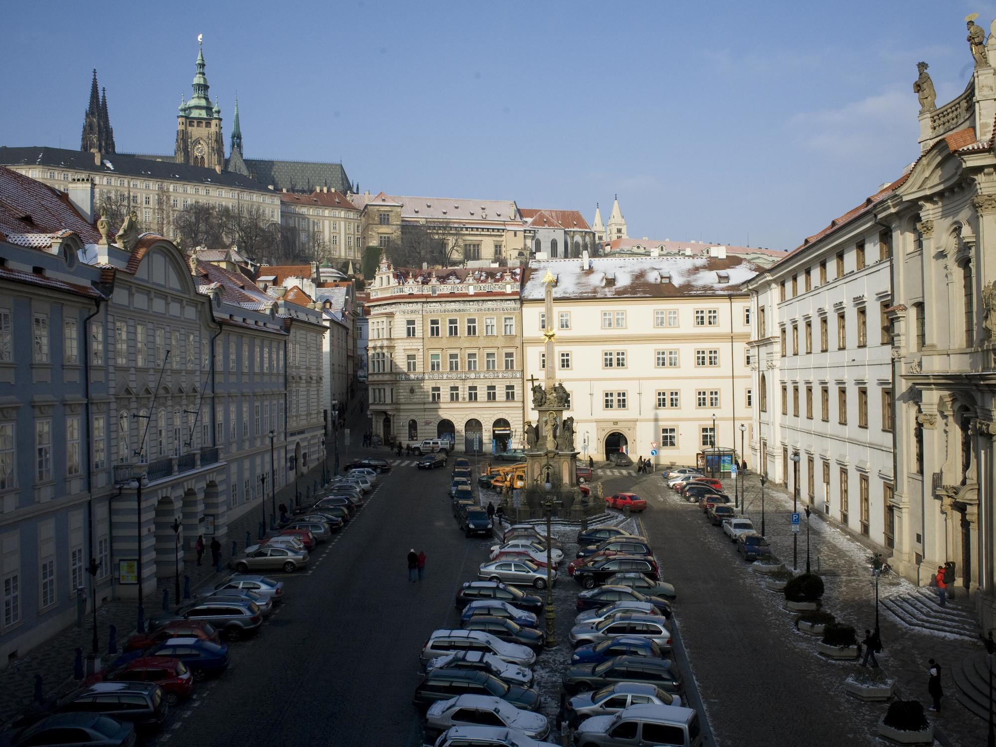 Little Town Budget Hotel Praag Buitenkant foto